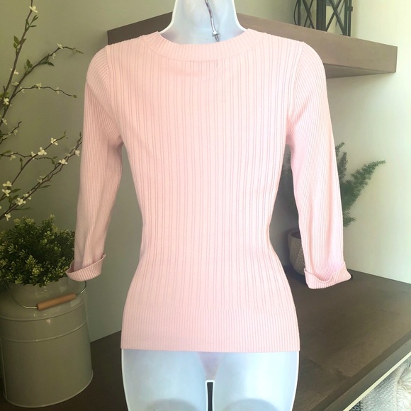 Ricki’s sweater - Picture 3 of 5